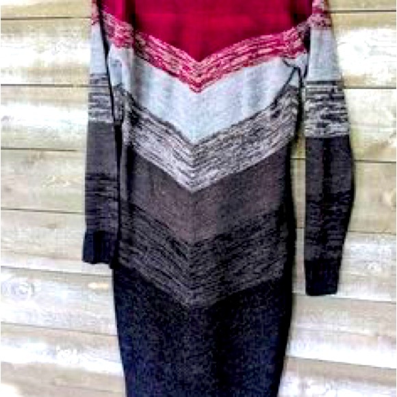 Red and Black Chevron Ombre Sweater Dress Size Medium - Picture 3 of 3